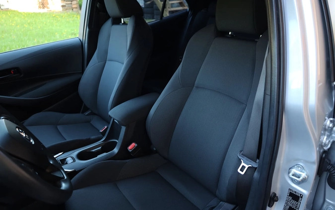 Toyota Corolla cena 79950 przebieg: 74400, rok produkcji 2019 z Rakoniewice małe 742